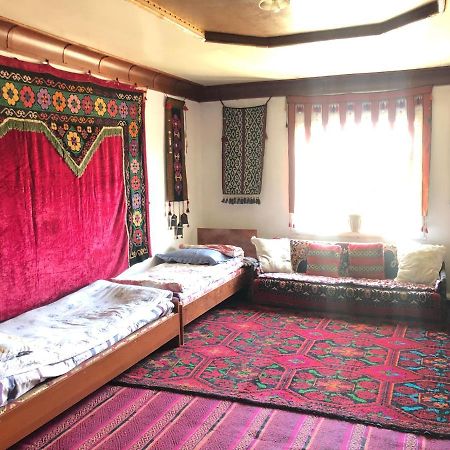 Tilek Guest House Sary-Mogul ภายนอก รูปภาพ